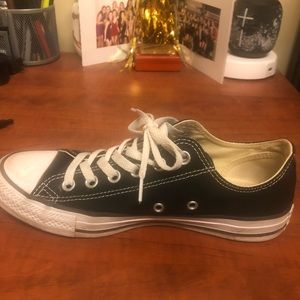 Black all star converse